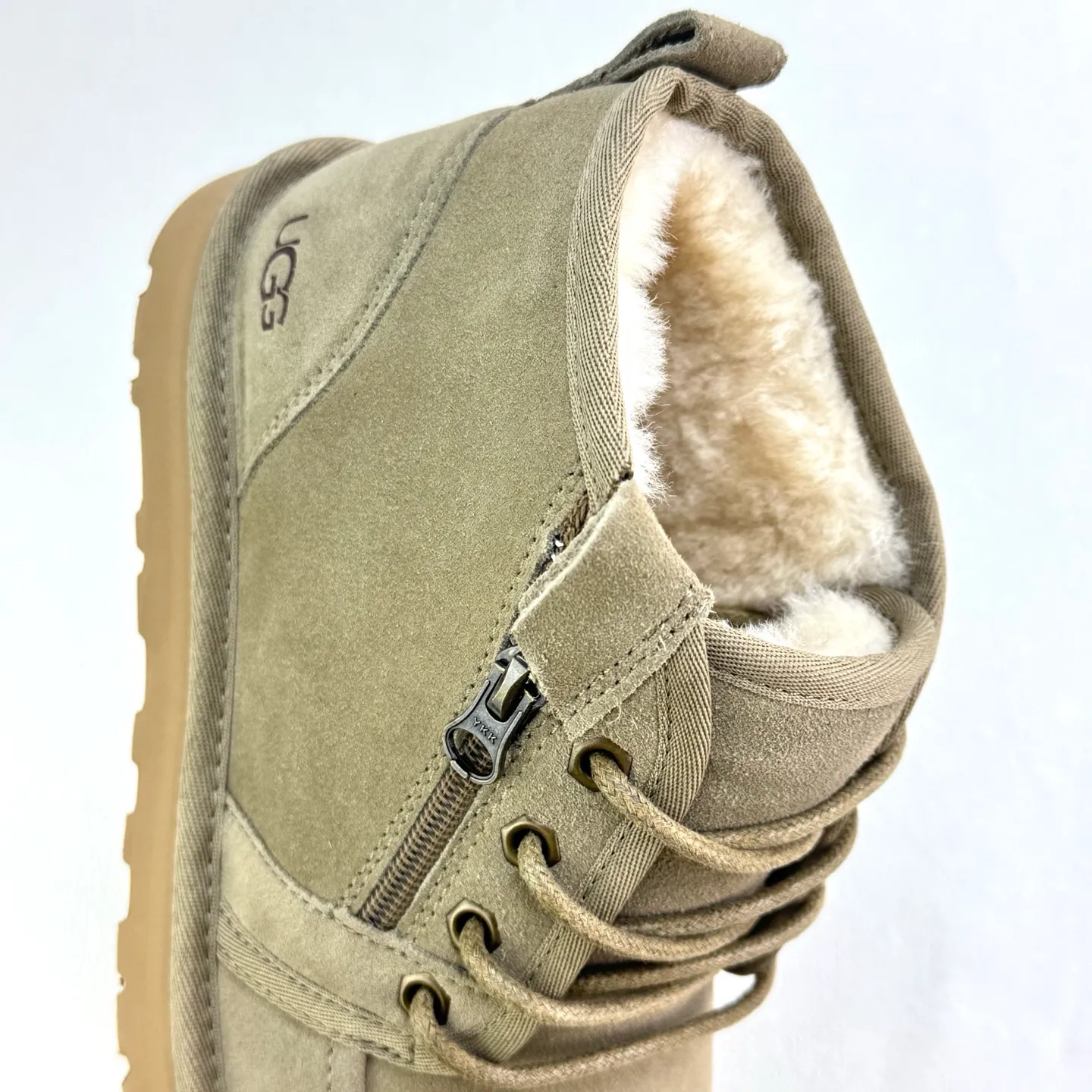 💰600 1163095 Newm zipper shell. Classic Newm series. Upgraded side zipper style for easy putting on and taking off. High satin smooth cow suede material. It won’t freeze your feet in the winter. You must arrange the hair adding. Size: 39 40 41 42 43 44 45